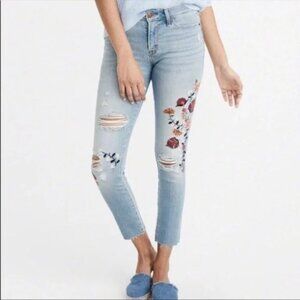 Abercrombie & Fitch Harper Low Rise Ankle Embroidered Raw Hem Jeans- Size 26/2s